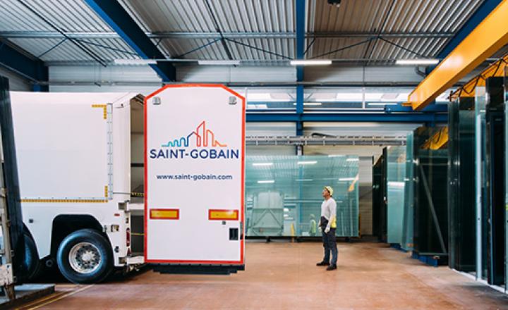 Delivery of a glass inloader truck.