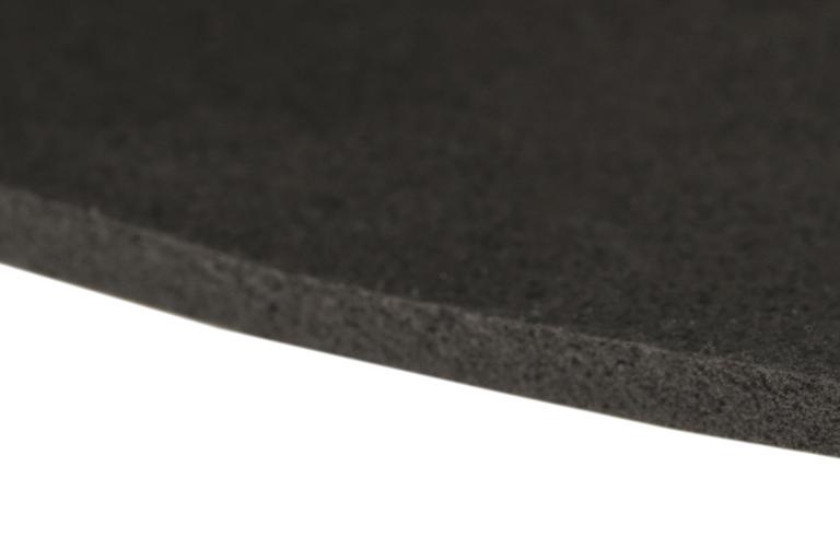 Black microcellular polyurethane foam
