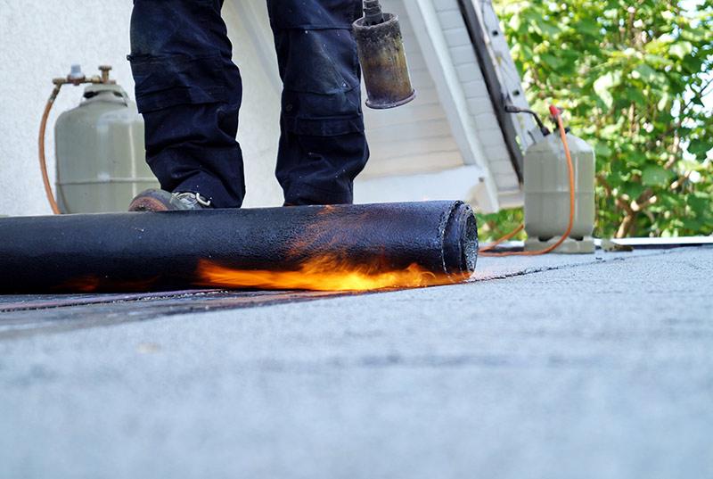 Installation of membranes with heat